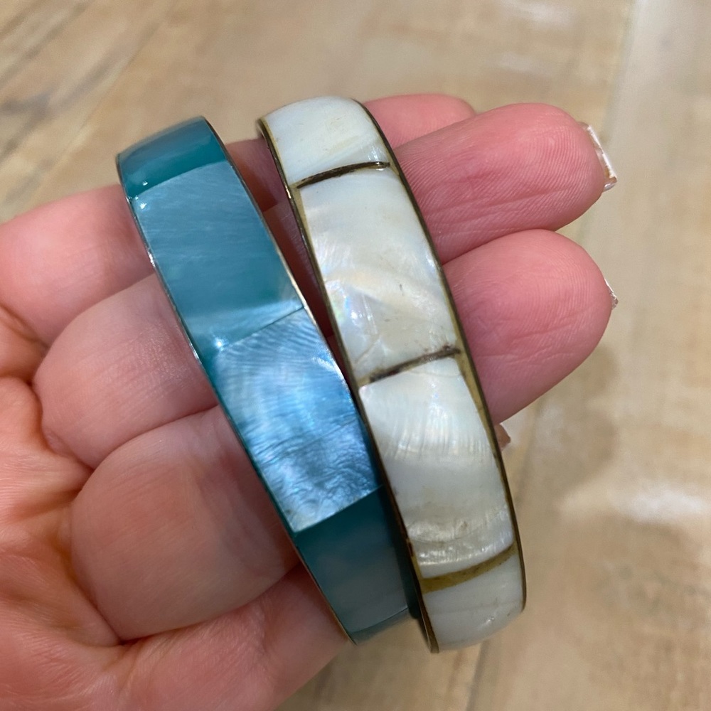 Set of 2 mother of Pearl green and white shiny opaque metal bangles